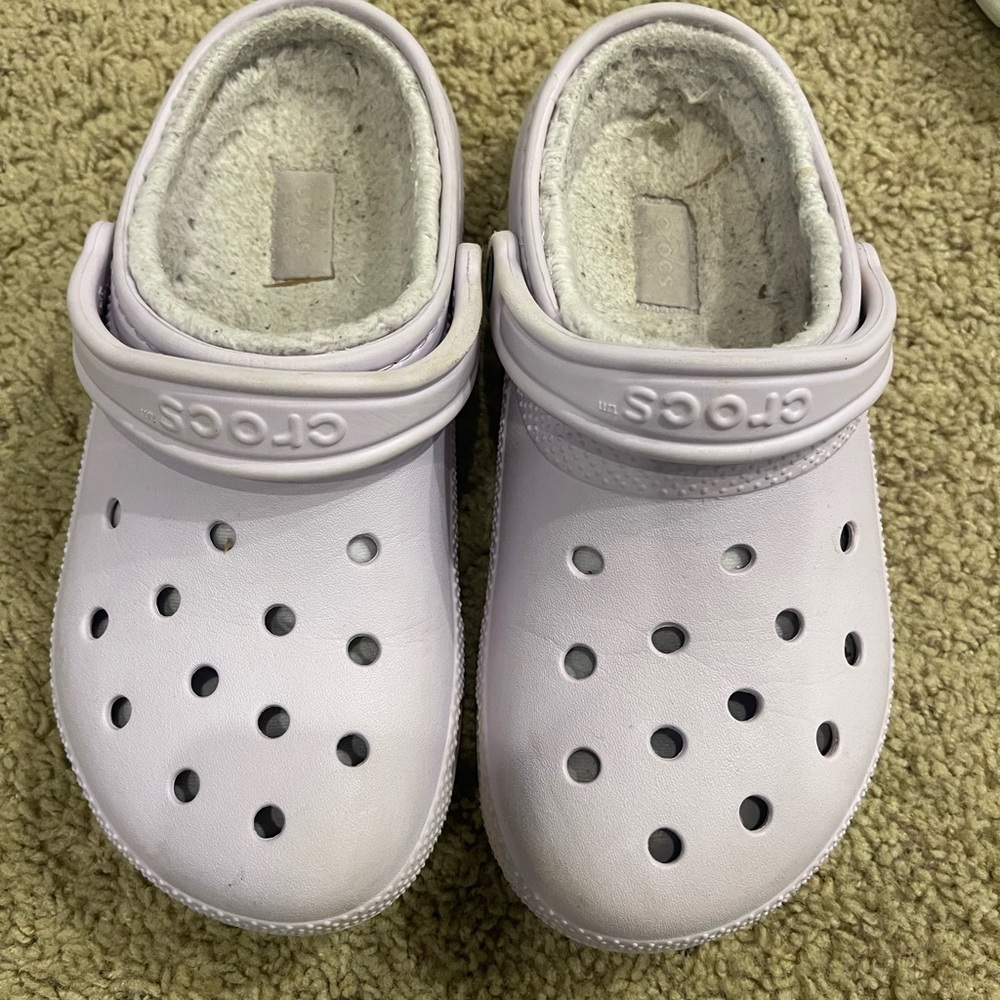 Crocs Lavender size M 5 W 7